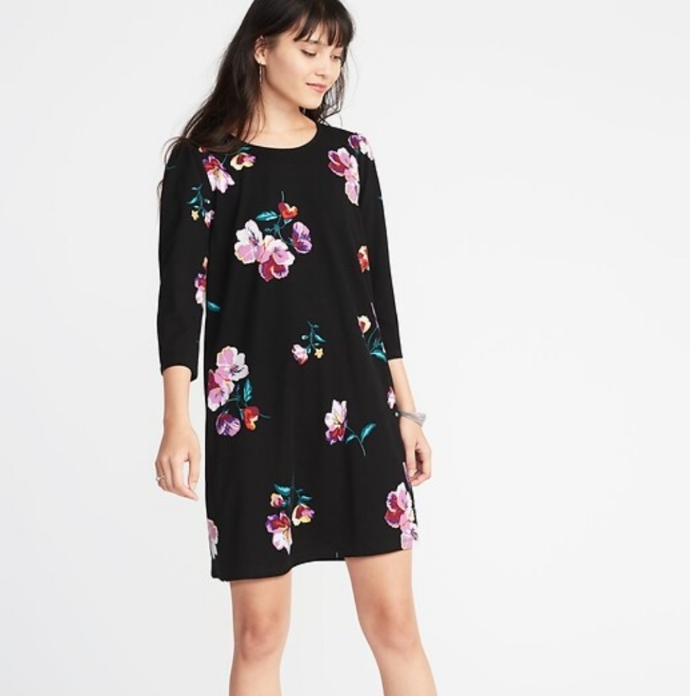 Old Navy black floral long sleeve shift dress with button in the back size small